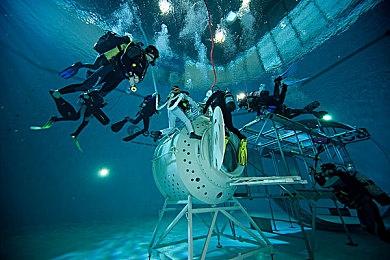 华硕游戏掌机ROG Ally配置曝光 锐龙7 7840U